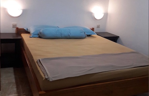 Batu Layar Hotel | OYO 93759 Yume Guest House Near SDN 4 Batulayar