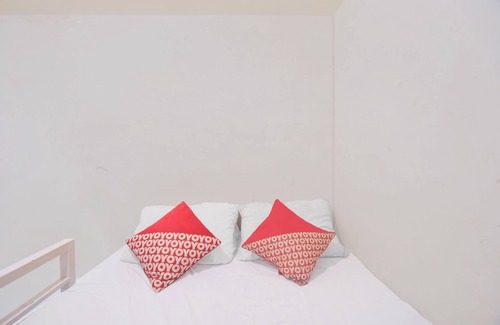 Kemang Hotel | OYO 94502 Helloroom Bangka