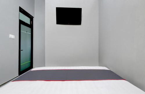 Temanggung Hotel | OYO 94674 Guesthouse Sabar Makmur Kledung