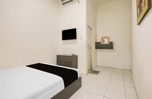 Panakkukang Hotel | OYO 94741 Wisma Makassar