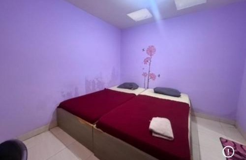 Jakarta Hotel | OYO 94790 Putri Bungsu Residence