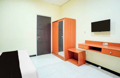 Palembang Hotel | OYO 94806 Kostel 97