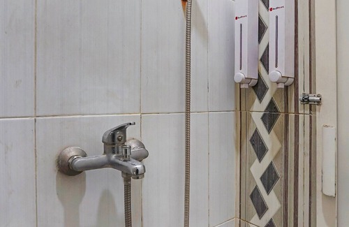 Surabaya Hotel | OYO D'lima Guest House Sub