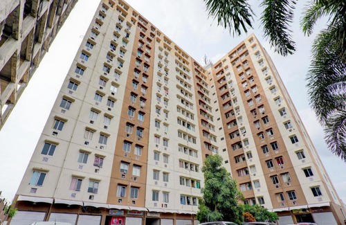 Surabaya Hotel | OYO Flagship 90087 Apartment Menara Rungkut 2