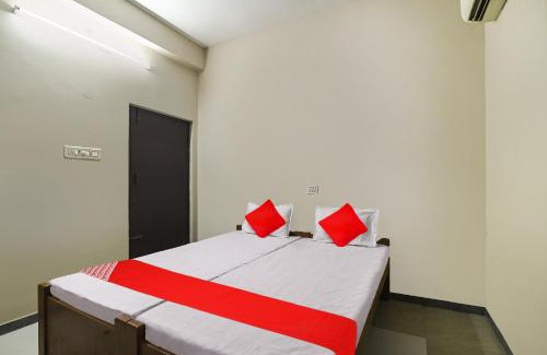 Katpadi Hotel | OYO Flagship Sri Varathi Home Stays