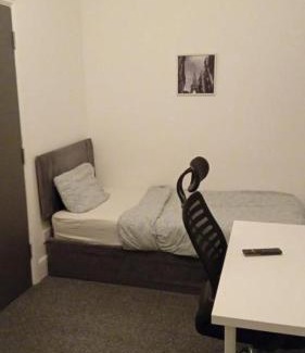 Liverpool Bed & Breakfast | OYO Green Lodge