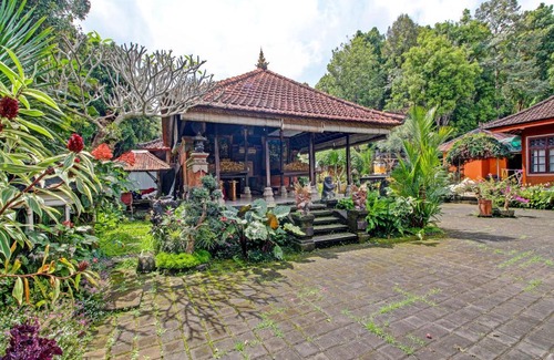 Munduk Hotel | OYO Homes 91091 Desa Wisata Umejero