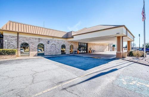 Monroe Hotel | OYO Hotel Monroe LA I-20