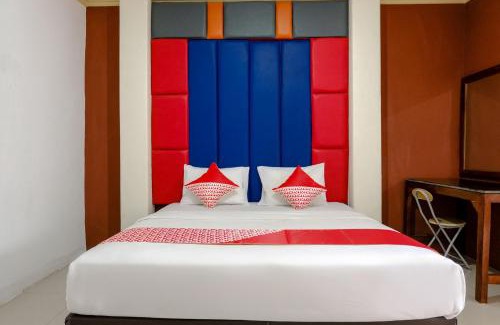 Trenggalek Hotel | OYO Life 2966 Hotel Atriaz