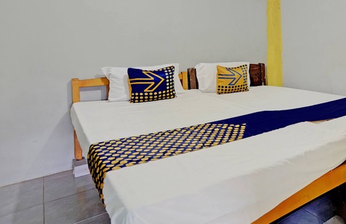 Surabaya Hotel | OYO Life 92461 Aini Syariah Homestay