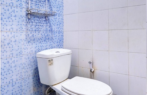 West Semarang Hotel | OYO Life 92877 Hotel Rainbow 7296