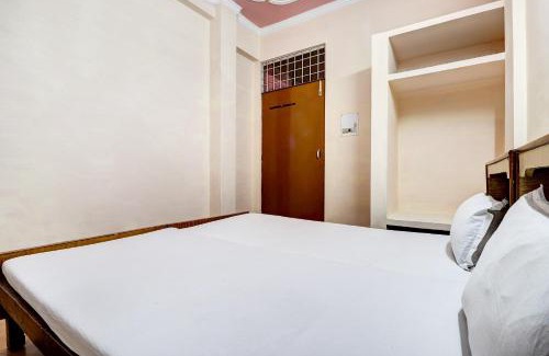 Mohangarh Hotel | OYO Metro Club & Guest House Near Badshahnagar Metro Station
