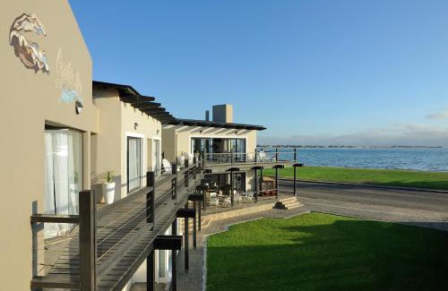 Walvis Bay Bed & Breakfast | Oyster Box Guesthouse