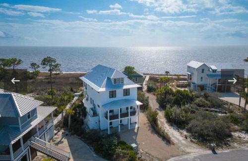 Port St. Joe House | Oyster cove- Beach front -pet friendly -elevator