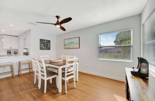 Spring Hill House | Oyster House, WATERFRONT 3b, Kayaks, BIKES, Games