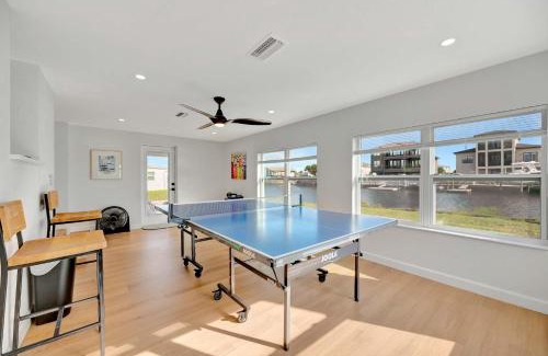 Spring Hill House | Oyster House Waterfront 3b2b Kayaks BBQ Games