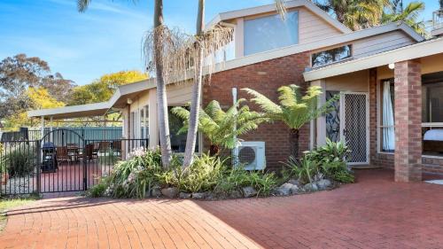 Merimbula House | Oyster View