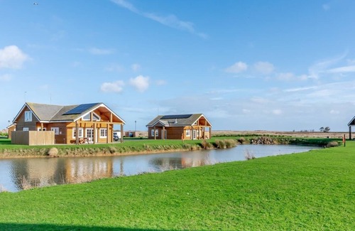 Hornsea Ski Chalet | Oystercatcher Lodge Pet