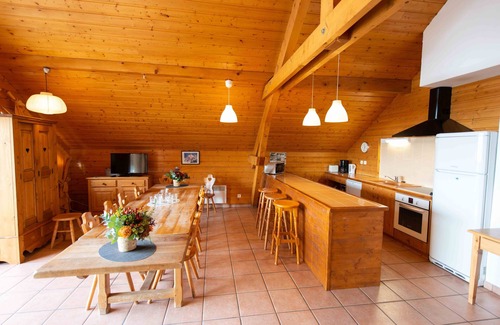 Oz House | Oz/Alpe d'Huez 150m slopes, up to 18pers, Jacuzzi, en-suite bedrooms