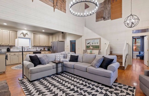 Jasper House | Ozark beauty w/HotTub, GameRm, Firepit; Trampoline VIEWS!