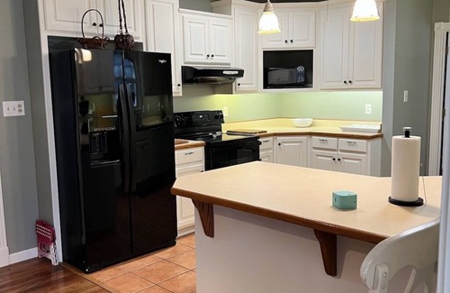 Russellville House | Ozark Foothills Getaway,close to ATU, Russellville, all the Lakes and Mountains!