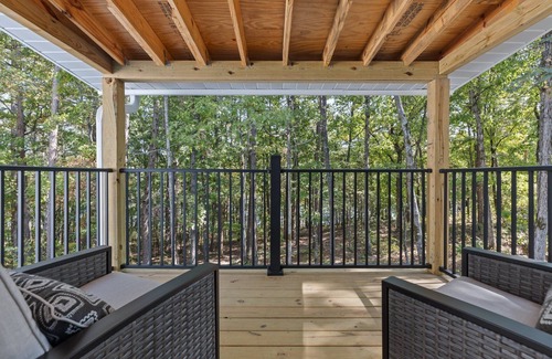 Shirley House | Ozark Shores- Lakefront, Hot Tub, Air Hockey