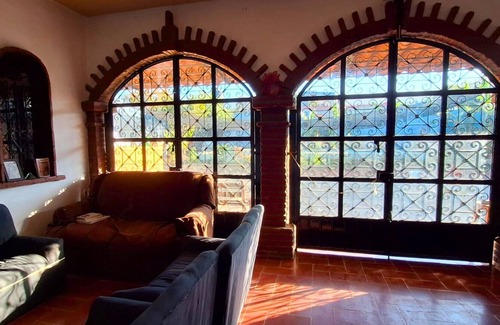 San Jacinto Amilpas Bed & Breakfast | Ozeli bed and breakfast. Steady and charming hostel in Oaxaca city.