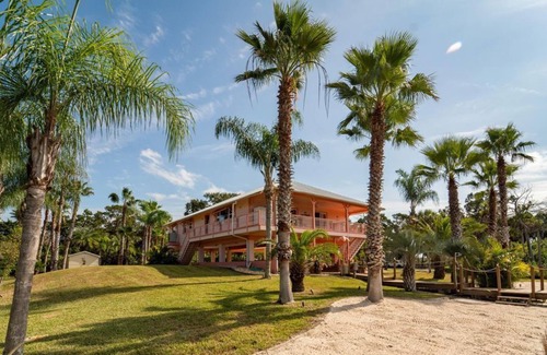 Crystal River House | Ozello Keys Waterfront Retreat on the Saint Martins River minutes to the Gulf.