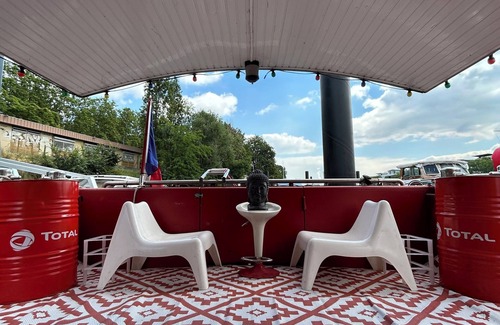 Asnieres-sur-Seine Boat Rental | Péniche Liberté aux Portes de Paris