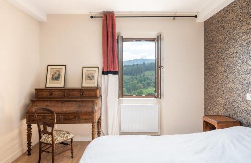 Poule-les-Echarmeaux Apartment | Pépoule - Appartements avec vue sur les monts du Beaujolais