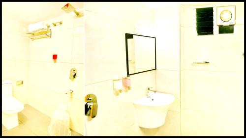 Indore House | P A R K Guest House ! Premium Rooms With Family Retreat