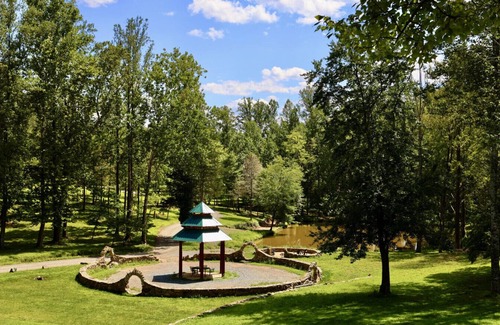 Stanardsville Apartment | P · Suite Pea at White Lotus Eco Spa Retreat