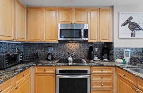 Pensacola Beach Condo | P2-1004 3B Newly Updated! Gorgeous 3B @ Portofino Sleeps 10!