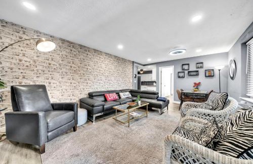 Downtown Atlanta Apartment | P8G Remodel 2BR/2BA downtown ATL-Parking & Balcony