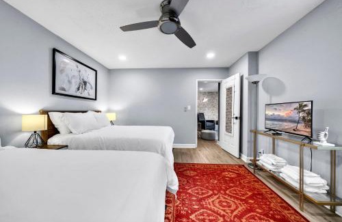 Downtown Atlanta Apartment | P8G Remodel 2BR/2BA downtown ATL-Parking & Balcony