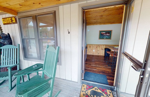 Gaines Cabin | PA Grand Canyon, Mountain View, Pine Creek, Hot Tub, Fire Ring, Cherry Springs