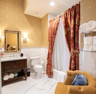 Navasota Hotel | PA Smith Hotel