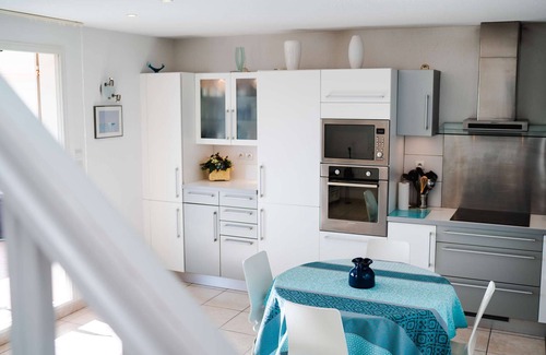 Saint-Pierre-la-Mer House | PA49 : Saint Pierre La Mer : 3 roomed villa with see view