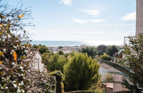 Saint-Pierre-la-Mer House | PA49 : Saint Pierre La Mer : 3 roomed villa with see view