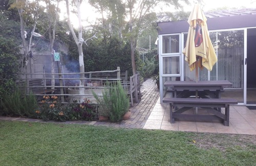 Paarl House | Paarl - The Labyrinth - Sleeps 8 (+ 2)