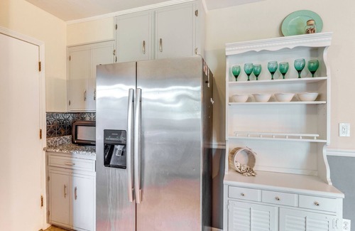 Florida Panhandle House | Pace Family Home: 1 Mi to Beach & Park!