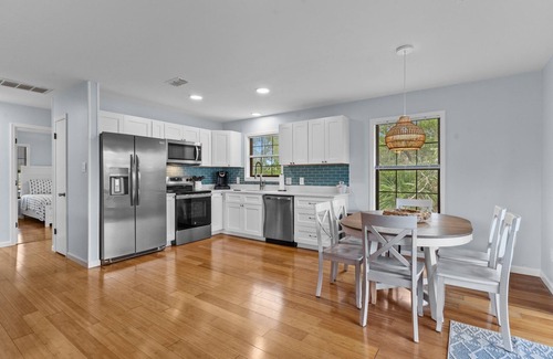Panacea House | Pachs Crab Shack - Charming Waterfront 3 bed 1.5 bath House with a Dock