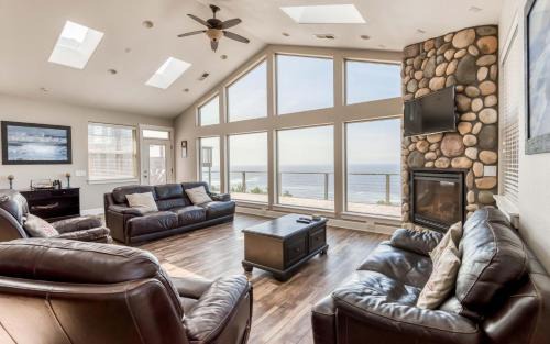Lincoln City House | Pacific Breeze
