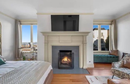 Pacific Heights Condo | Pacific Heights Penthouse Apt with Panoramic Views!