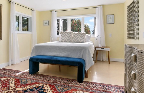 Edgemoor House | Pacific Northwest Retreat, Enjoy sunsets over island views