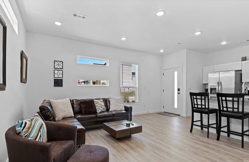 Centerton House | Pacific Palace-2bed/2.5bath Home in Centerton
