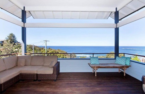 Newport House | Pacific Sunrise - Quick Walk to Beach