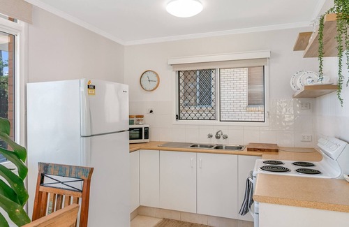 Coolangatta Apartment | Pacific View Unit 3 Balcony with ocean views on the Beachfront in Rainbow Bay Coolangatta