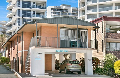 Coolangatta Apartment | Pacific View Unit 3 Balcony with ocean views on the Beachfront in Rainbow Bay Coolangatta