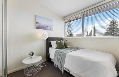 Glenelg South Apartment | Pad Off Pier - 2BR, Wifi